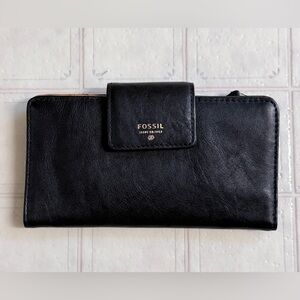 NWOT: Fossil Black Leather Wallet